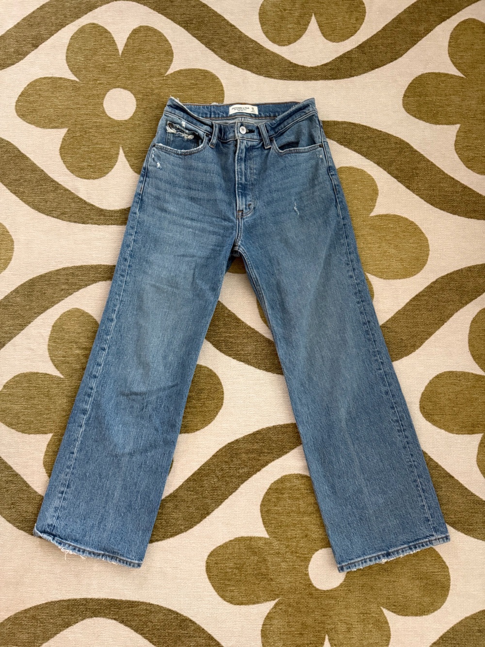Abercrombie & Fitch 90’s Relaxed Extra Short Jeans
